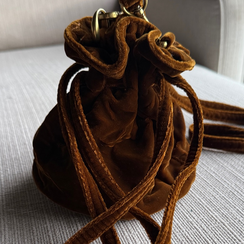 Madewell EUC Brown Velvet Drawstring Bag - Picture 2 of 13